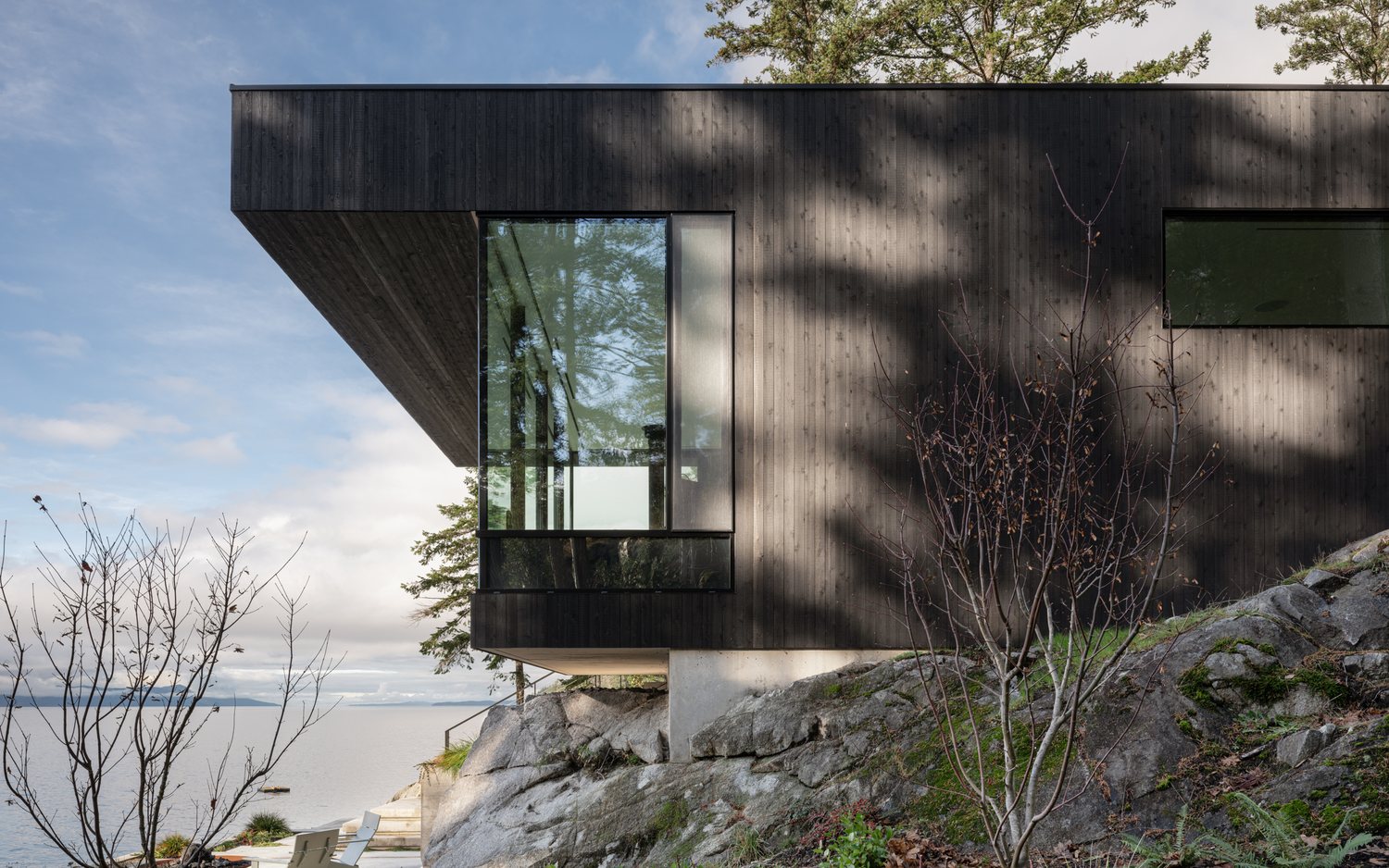 The Perch, Sunshine Coast, the cantilevered corner over the rock